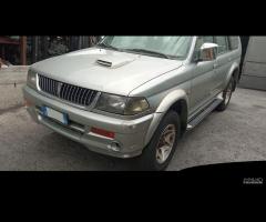 Mitsubishi Pajero Sport 2.5 per ricambi, no motore