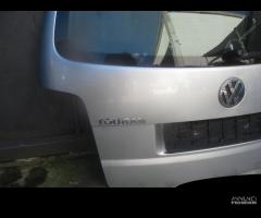 PORTELLO POST VOLKSWAGEN TOURAN 2.0 TDI 2005 BKD 4