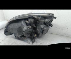 FARO ANTERIORE DESTRO RENAULT Clio Serie (01>05) - 2