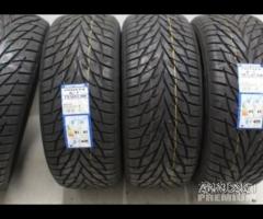 4 gomme nuove 235 35 20 nitto