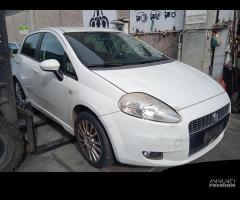 FIAT GRANDE PUNTO 1.3 TD 2009 199A2000 PER RICAMBI - 1