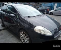 FIAT GRANDE PUNTO 1.3 TD 2006 199A3000 PER RICAMBI