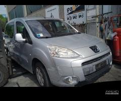 PEUGEOT PARTNER 1,6 TD 2009 9HV PER RICAMBI