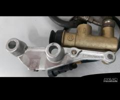 Pompa pinza posteriore con supporto DUCATI 748 - 6