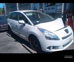 PEUGEOT 5008 1.6 HDI 2011 9HR PER RICAMBI