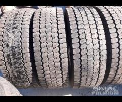 4 gomme usate autocarro 245 70 17.5 pirelli