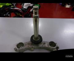 Piastra di sterzo inferiore SUZUKI GSXR 600 K1 K3