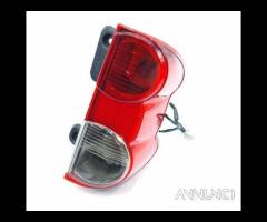 STOP FANALE POSTERIORE DESTRO NISSAN NV200 1a Seri