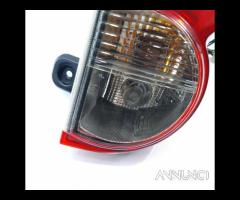 STOP FANALE POSTERIORE DESTRO NISSAN NV200 1a Seri