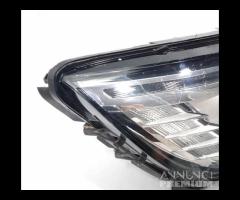 FARO ANTERIORE DESTRO RENAULT Scenic Serie 2601016