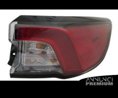 fanale posteriore esterno a led ford kuga dal 2020