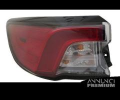 fanale posteriore esterno a led ford kuga dal 2020