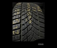 215/40/18 goodyear gomme invernali usate