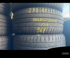 Gomme seminuove 235 40 19 bridgestone