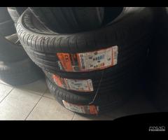 Gomme nuove 215 65 16 tracmax