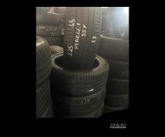 Gomme seminuove 225 45 18 pirelli