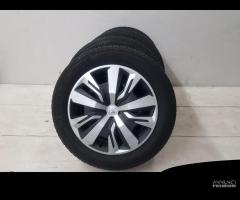 Cerchi Gomme Copricerchi Peugeot 2008 - 17