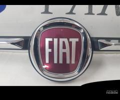 Griglia Baffo Emblema Logo Anteriore Fiat 500X