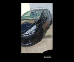 RENAULT CLIO SI VENDE PER RICAMBI K9K E6 2018