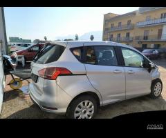 Ford B-Max  Si vende per pezzi di ricambi XUJB