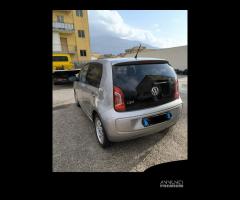 SI VENDE PER PEZZI DI RICAMBIO VW UP 2014