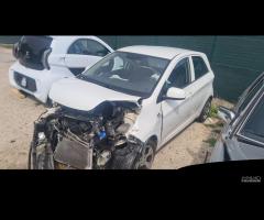 Si vende per pezzi di ricami  Kia Picanto 2014 - 5