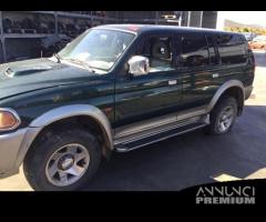 Mitsubishi pajero anno 02