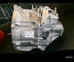 Cambio bmw 118i 2020 f40 b38a 150 manuale - 3