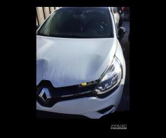 Renault clio - 2