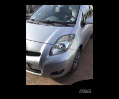 Toyota yaris 2011 - 6