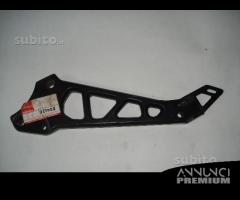 RV 125 Supporto pedalino sx rif.322028 euro 35