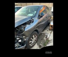 OPEL Corsa 6ª serie INCIDENTATA