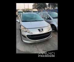 Peugeot 207 1400 hdi 2010 ricambi disponibili