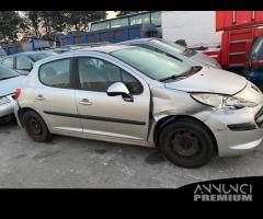 Peugeot 207 1400 hdi 2010 ricambi disponibili