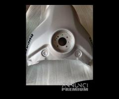 Serbatoio alluminio ducati v4 argento spazzolato