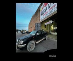 Ricambi Nissan Navara 2.5 dci del 2001