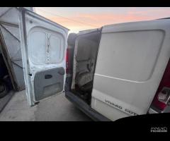 Ricambi Opel Vivaro 2.0 CDTI 114cv del 2009 - 13