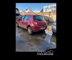 Renault clio 1500 dci 2010 ricambi disponibili