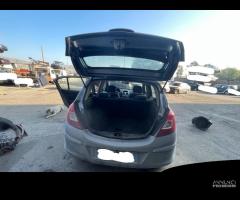 Ricambi Opel Corsa 1.3 CDTI 90cv del 2006 - 10