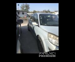 Renault megane Scenic 1900 dci ricambi disponibili