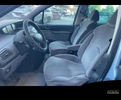 Ricambi Peugeot 807 2.2 HDi 128cv del 2004