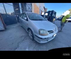 Ricambi Nissan Almera Tino 2.2 TD 114cv del 2001