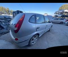 Ricambi Nissan Almera Tino 2.2 TD 114cv del 2001 - 16