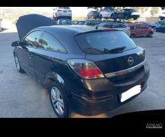 Ricambi Opel Astra GTC 1.7 CDTI 101cv del 2008