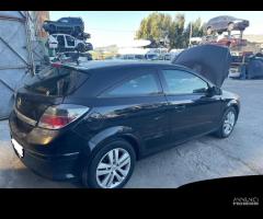 Ricambi Opel Astra GTC 1.7 CDTI 101cv del 2008