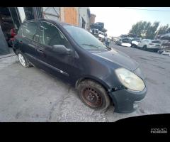 Ricambi Renault Clio 1.2 benz 16V 75cv del 2006