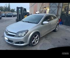 Ricambi Opel Astra GTC 1.9 CDTI 16V 150cv del 2006