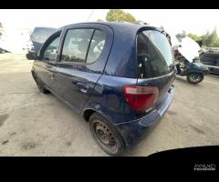 Ricambi Toyota Yaris 1.0 benz 16V 68cv del 2002