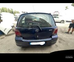 Ricambi Toyota Yaris 1.0 benz 16V 68cv del 2002