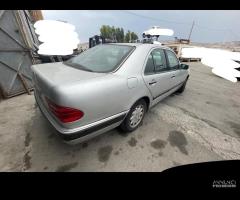 Ricambi Mercedes-Benz E300 diesel 136cv del 1996 - 12